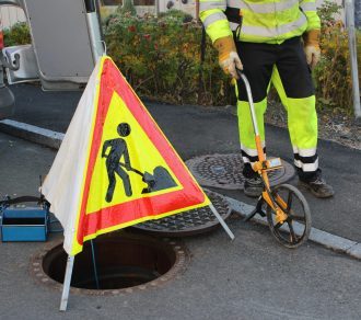 Feilsøk: Ansatte ved vannett i Trondheim bydrift søker hele tiden etter lekkasjer under bakken.
