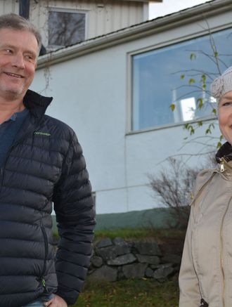 Mål: Innen 2019 er omme skal Marit og Sigmund Hansen å valgt seg ut sin fremtidige, miljøvennlige oppvarmingskilde. Foto: Knut Okkenhaug