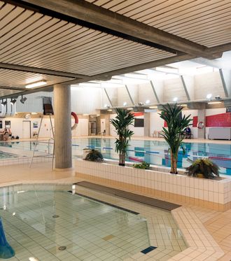 Husebybadet er en svømmehall for store og små som ligger på Saupstad sør i Trondheim.