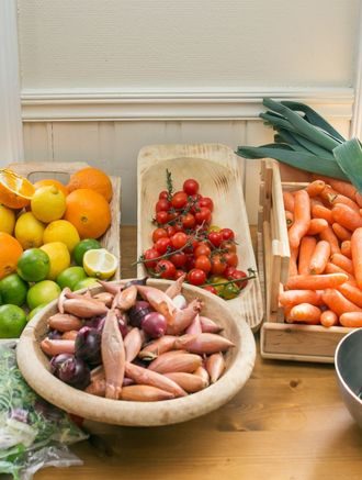 Kortreist: Vinterlagrede, kortreiste grønnsaker er basisvarene i rettene som ble laget på vegetarkurset.