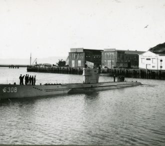 Gammelt foto av ubåt ved Ladehammerkaia